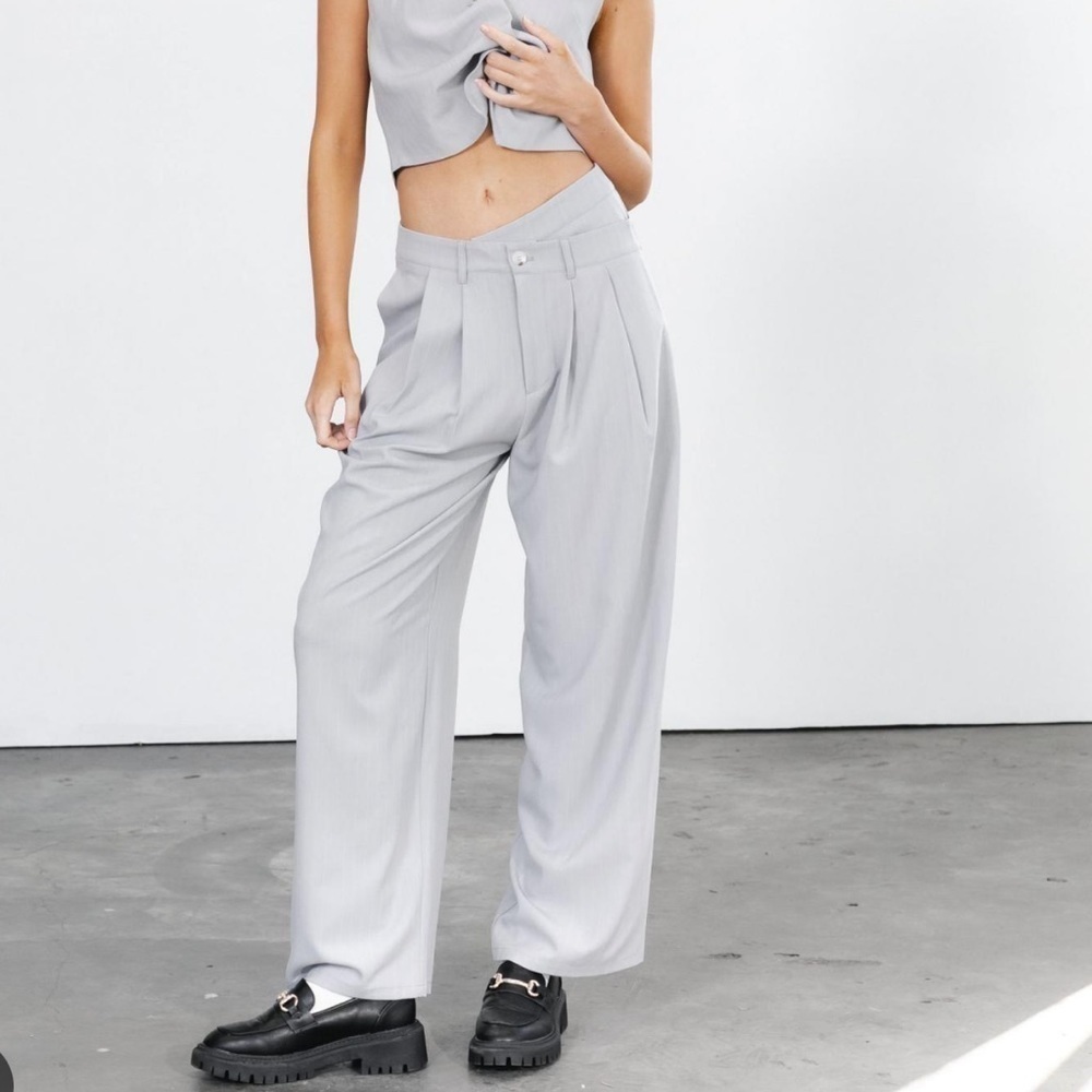 NWT Women’s Lioness La Mesa Pants Grey Pinstrips Size M